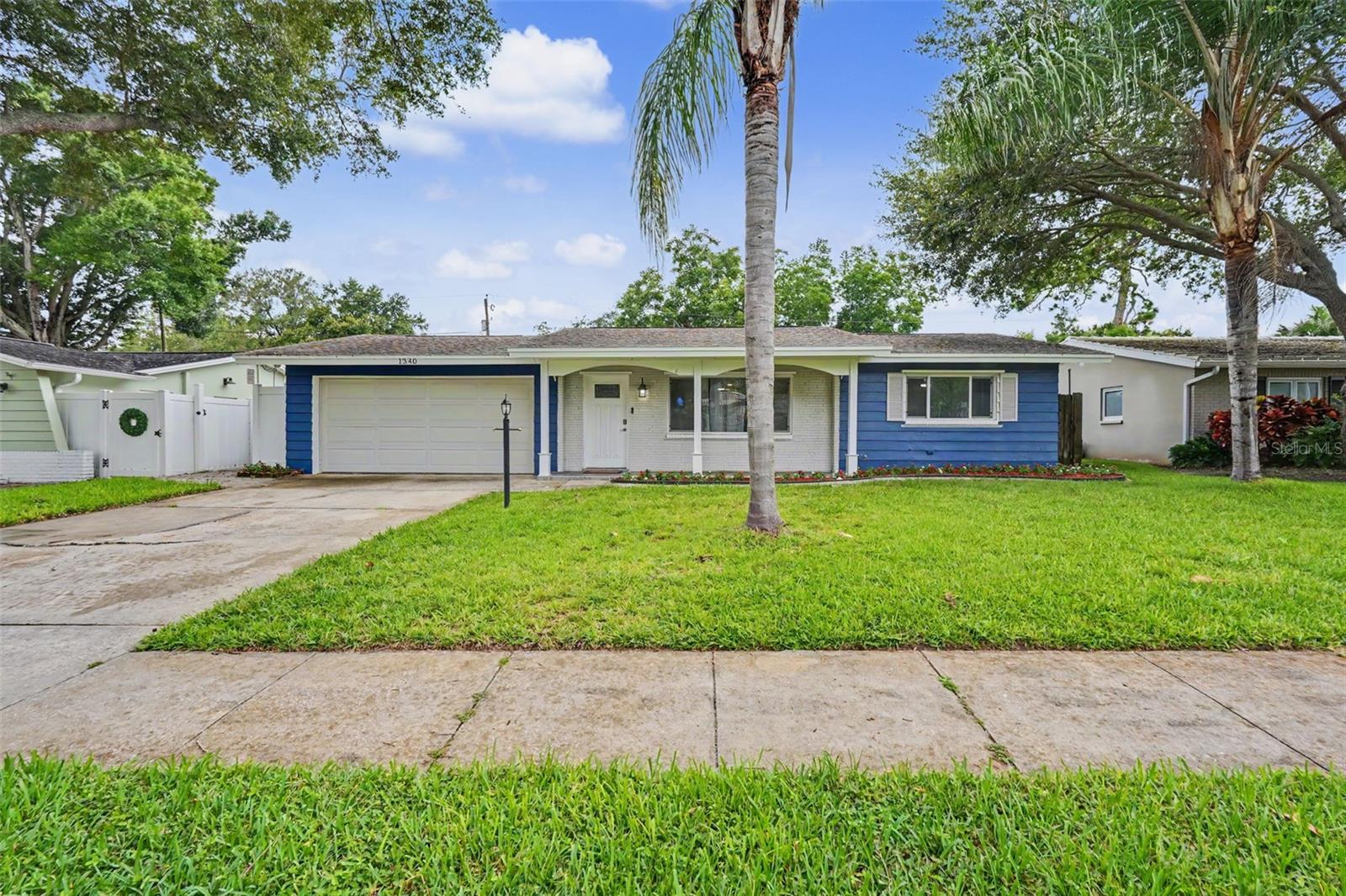 1340 Williams Dr photo 1