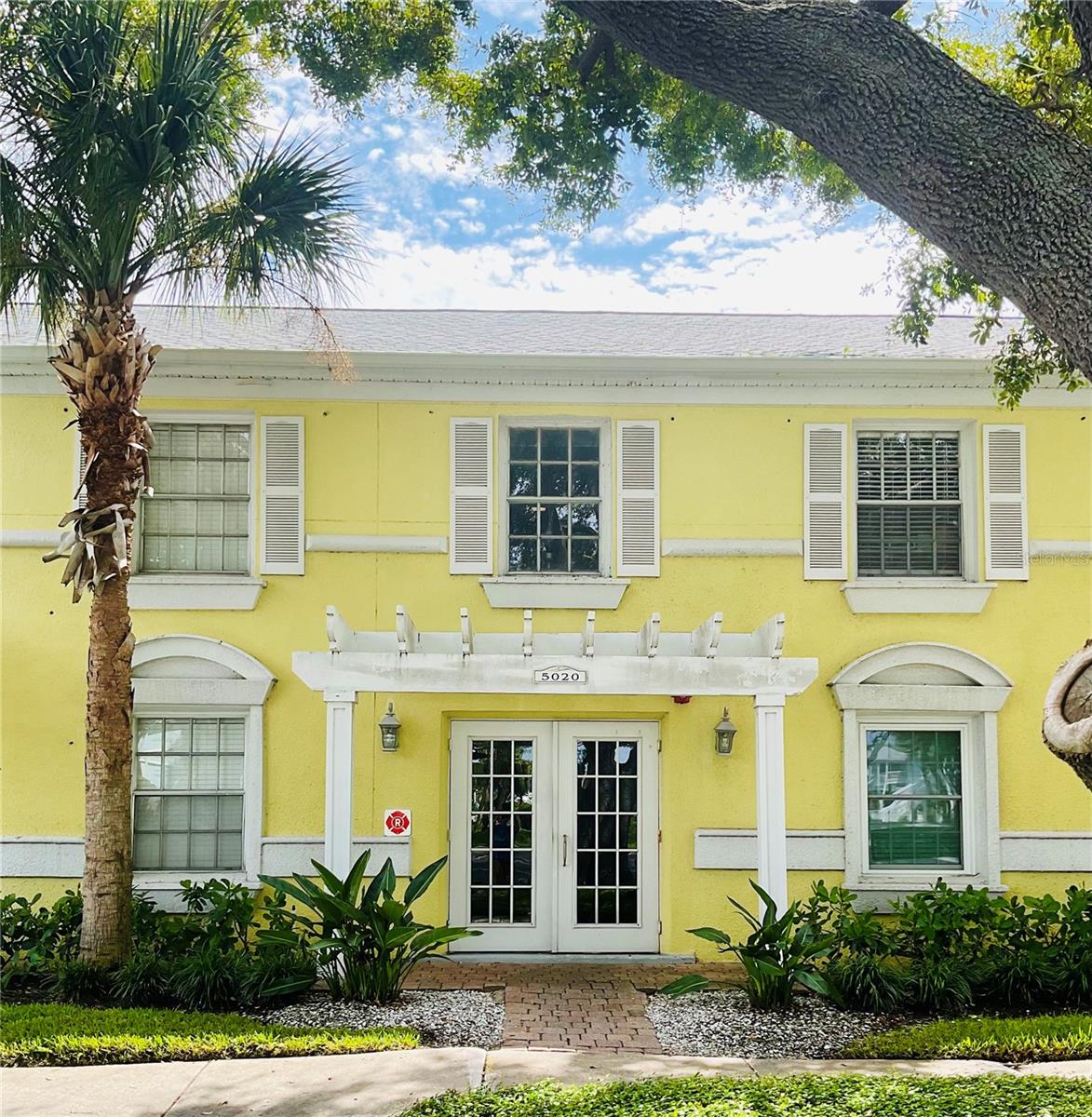 5020 Beach Dr SE #D photo 1