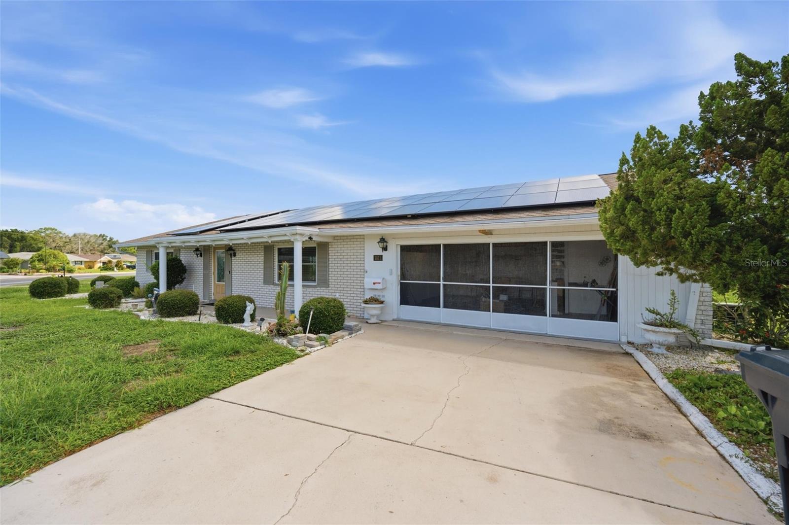 1811 Milford Cir photo 1