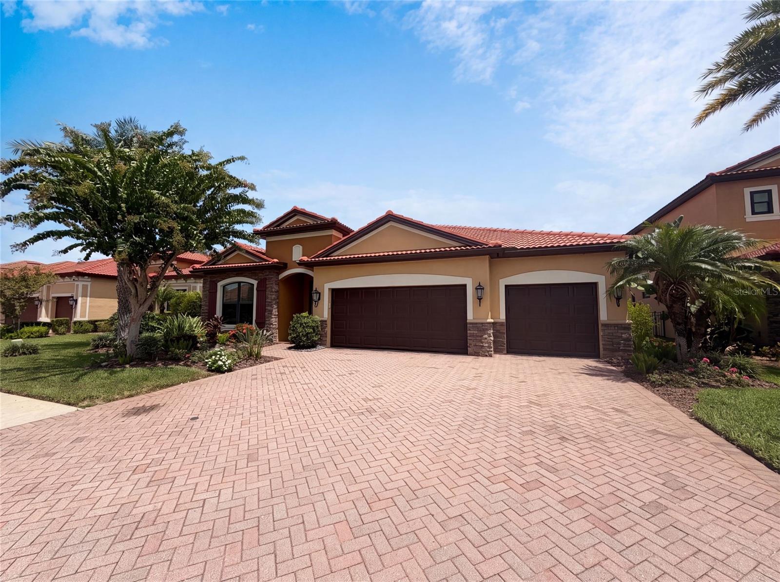 2575 Grand Lakeside Dr photo 1