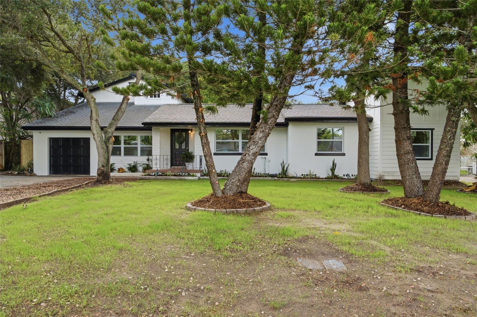 809 Woodcrest Ave photo 1