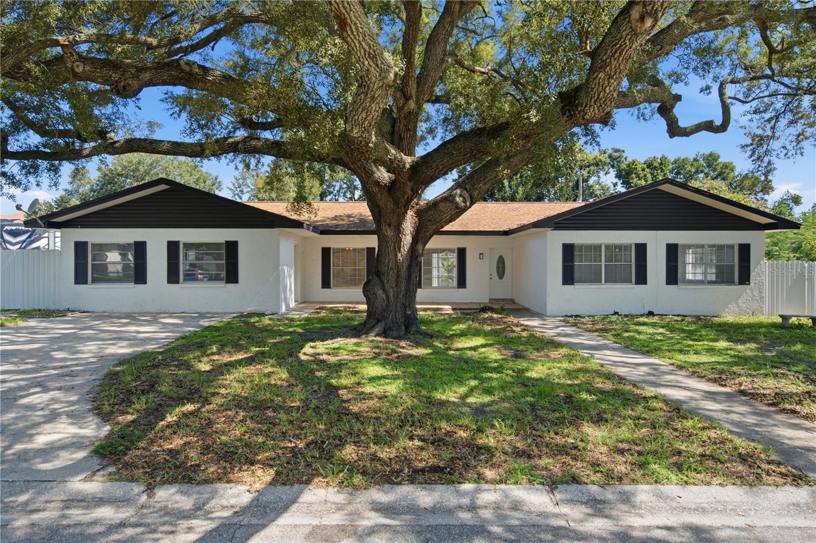 604 Royal Crest Dr photo 1