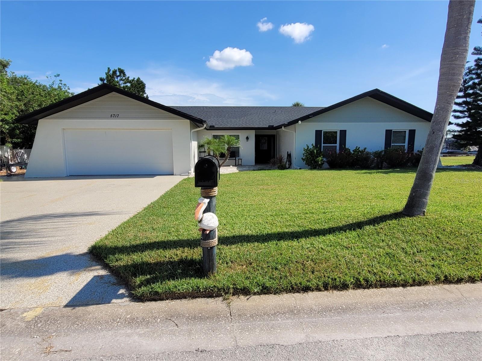5717 Seabreeze Dr photo 1