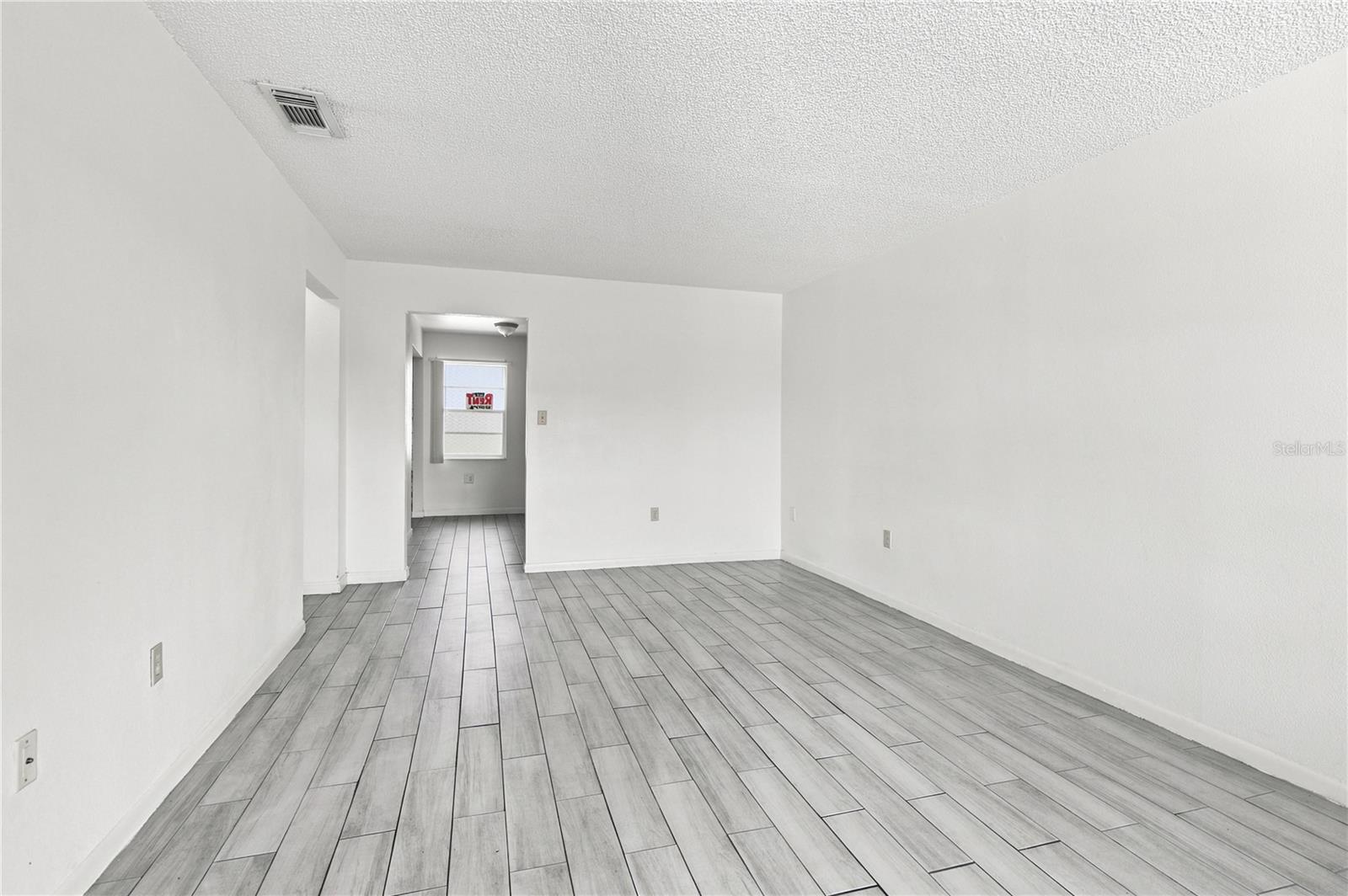 101 Lake Hunter Dr #11