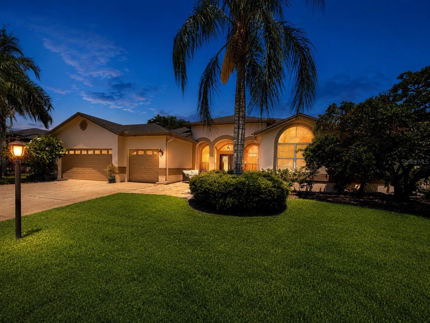 2093 Swan Ln