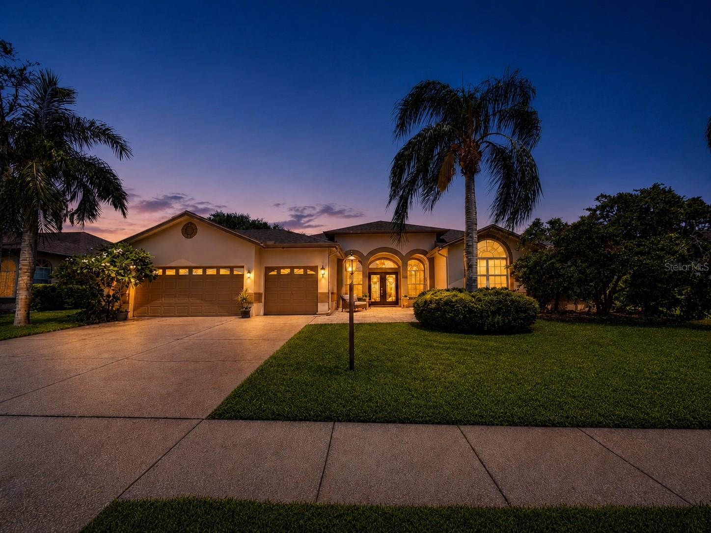 2093 Swan Ln photo 1