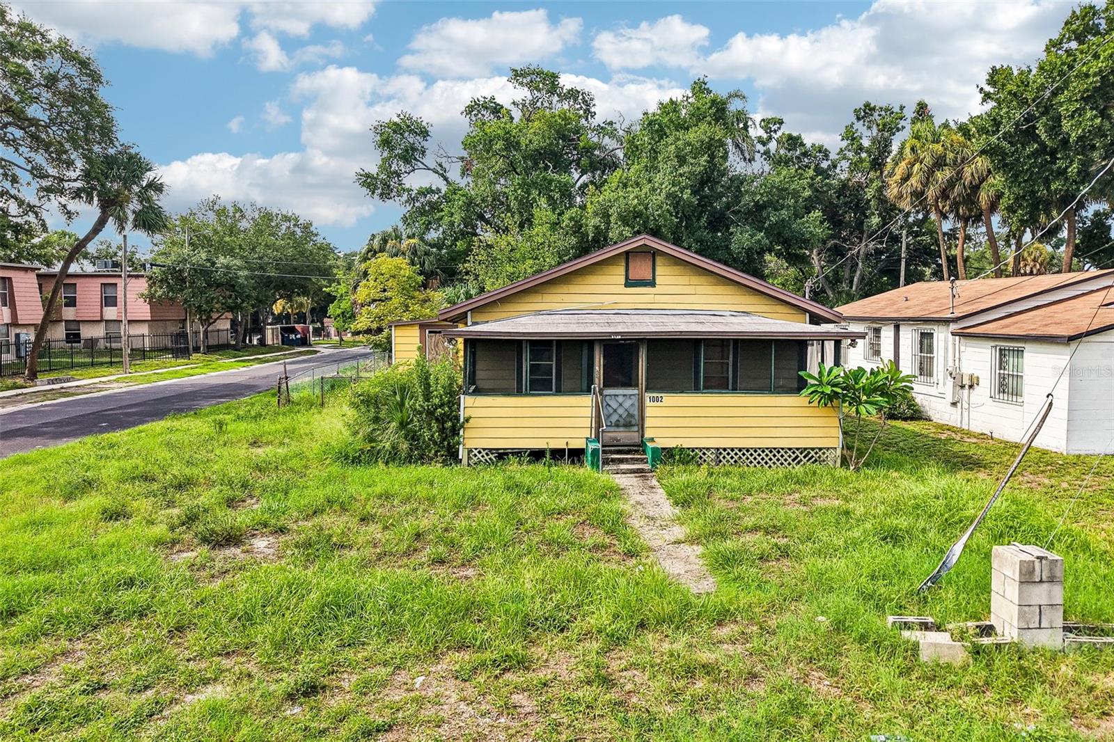 1002 W Nassau St