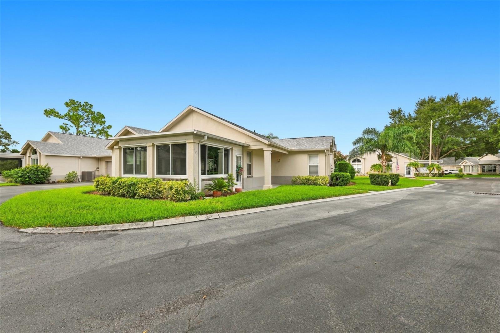 1124 Golfview Woods Dr #na