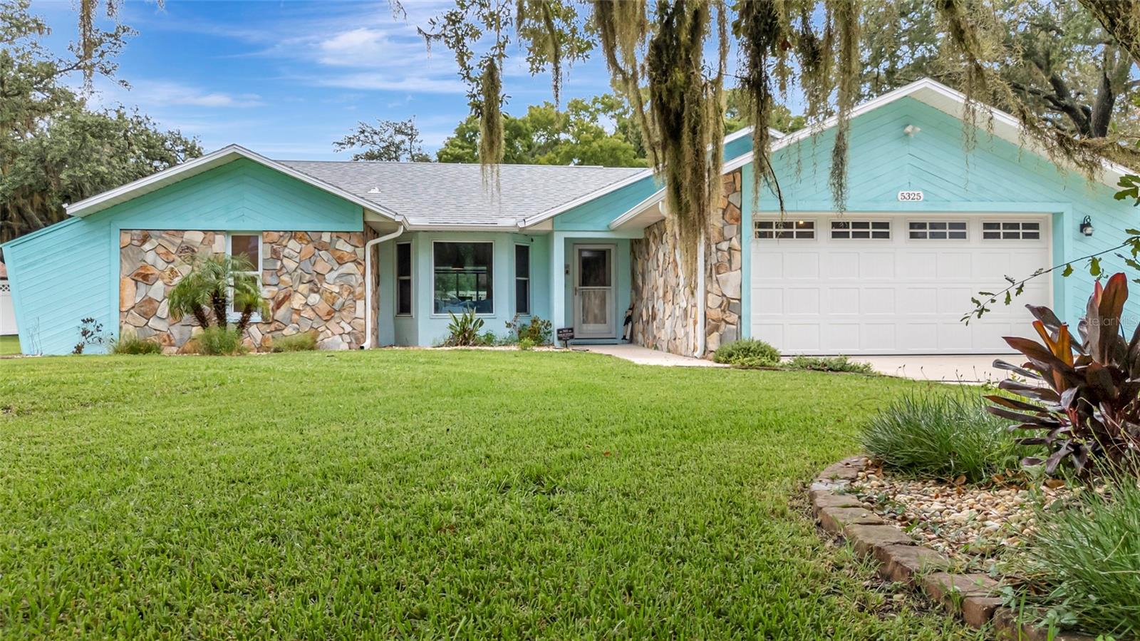 5325 Abagail Dr photo 1