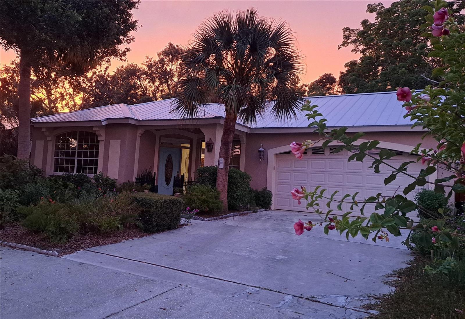2377 Burton Ln photo 1