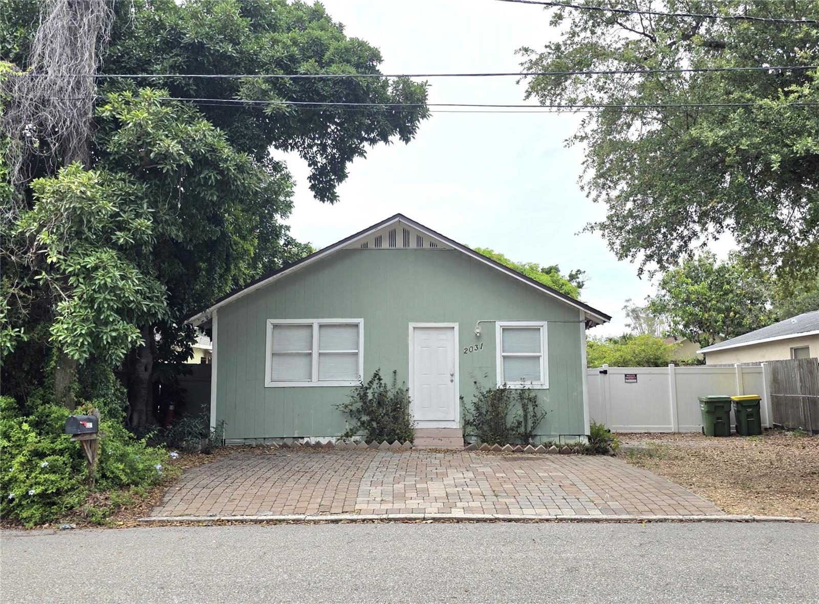 2031 4th St photo 1
