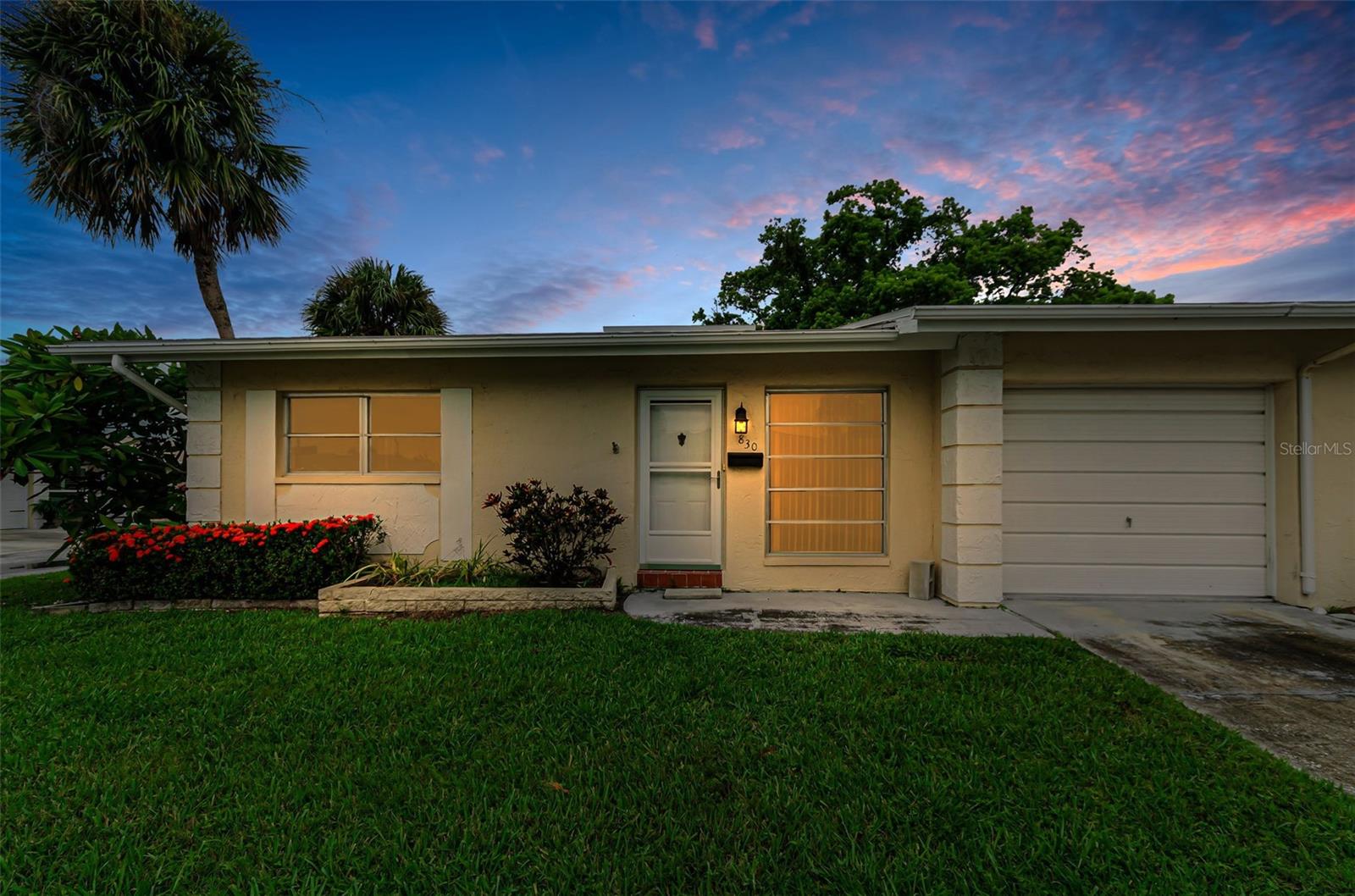 830 Cambridge CT photo 1