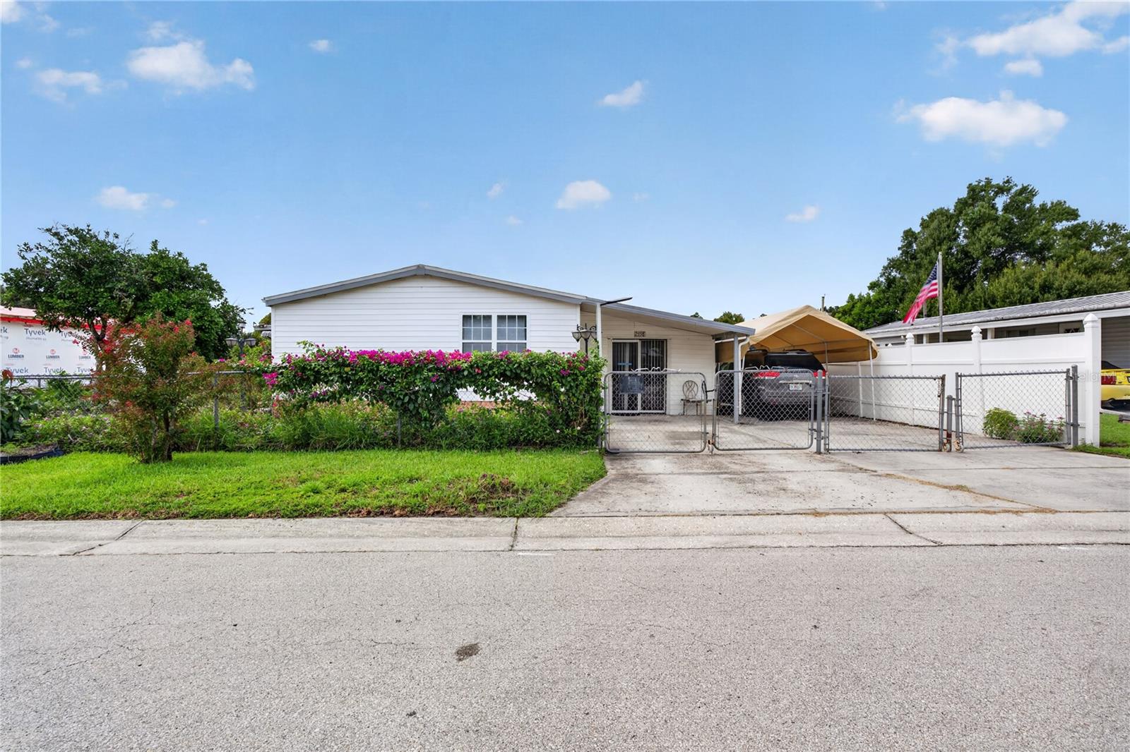 2558 McIntosh Dr