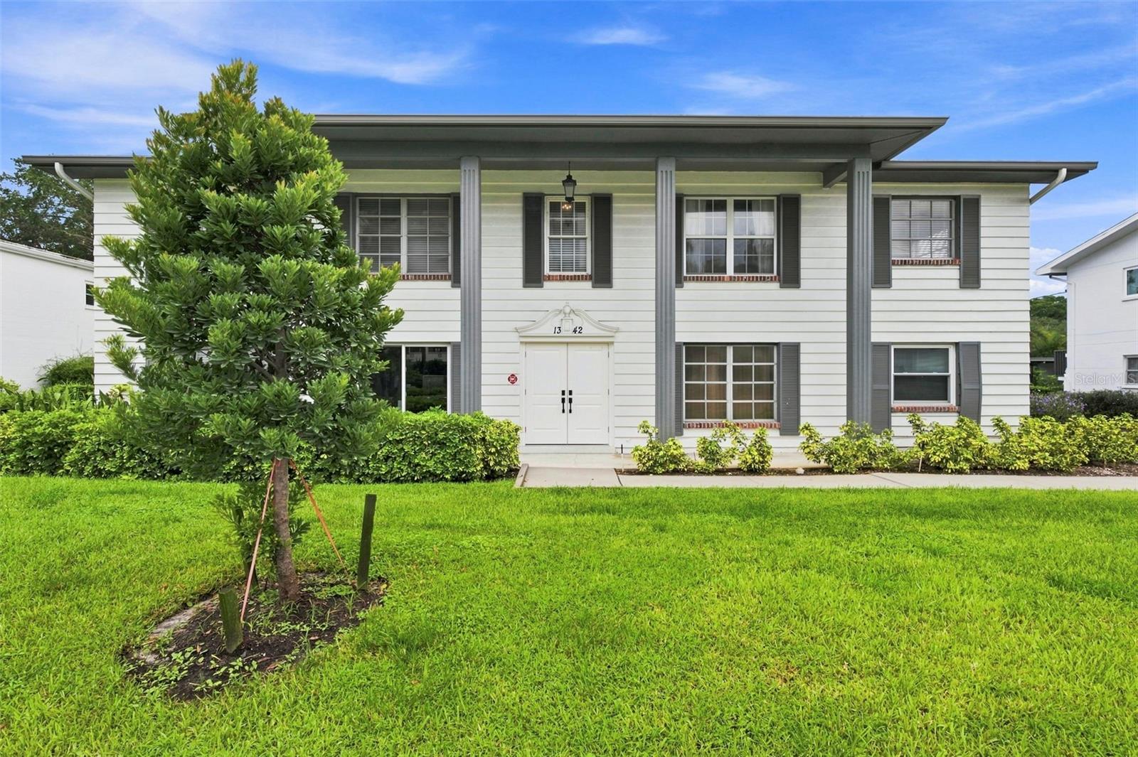 1342 Snell Isle Blvd NE #4 photo 1