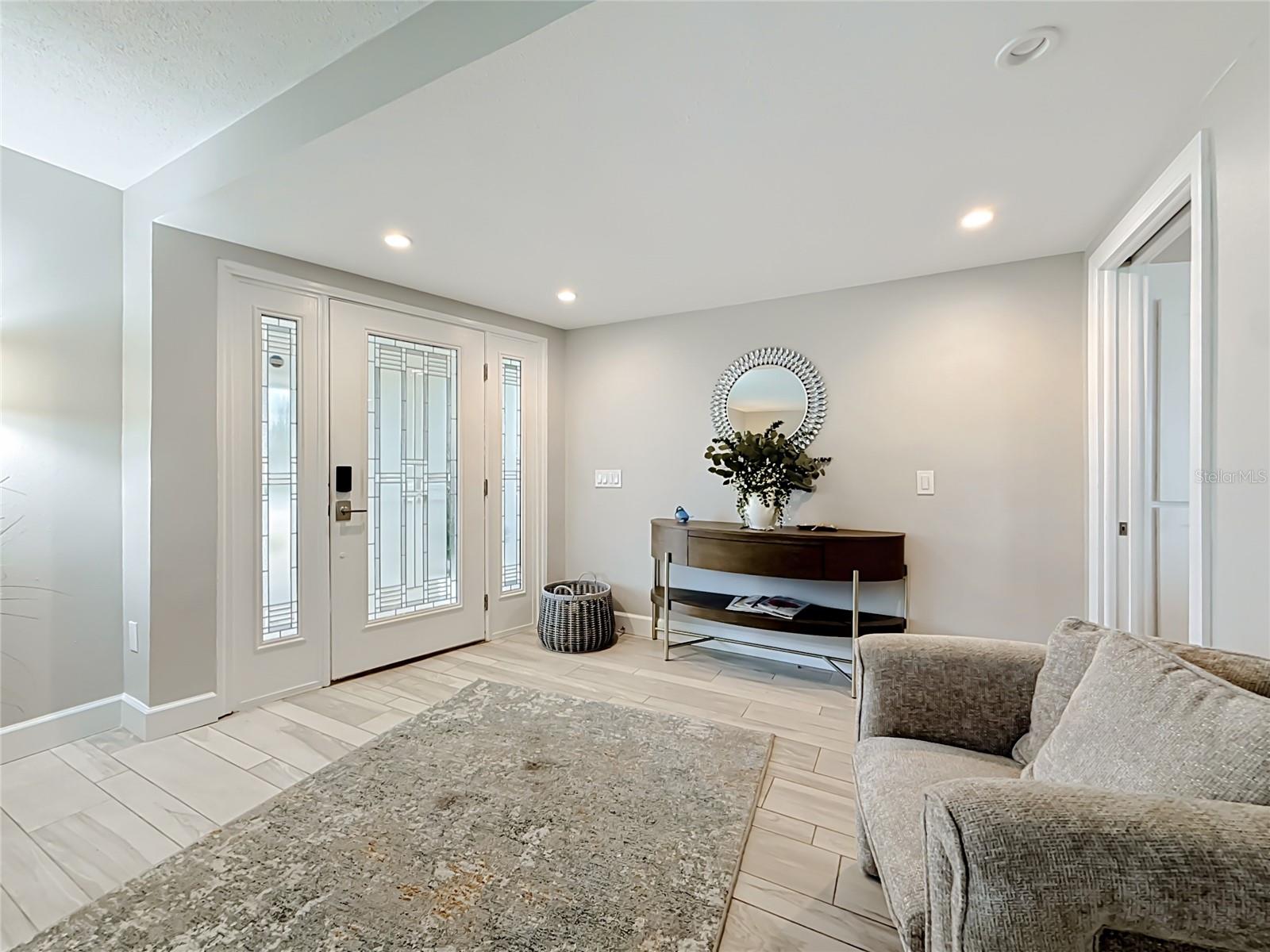 6351 3rd Palm Pt