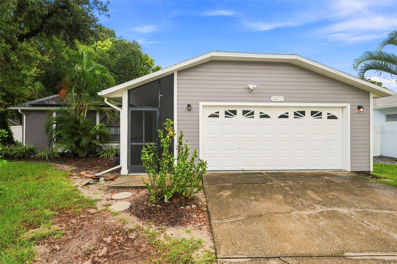 2475 Gulfbreeze Cir photo 1