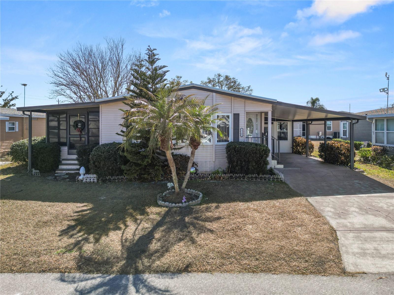 1706 Fox Hill Dr photo 1