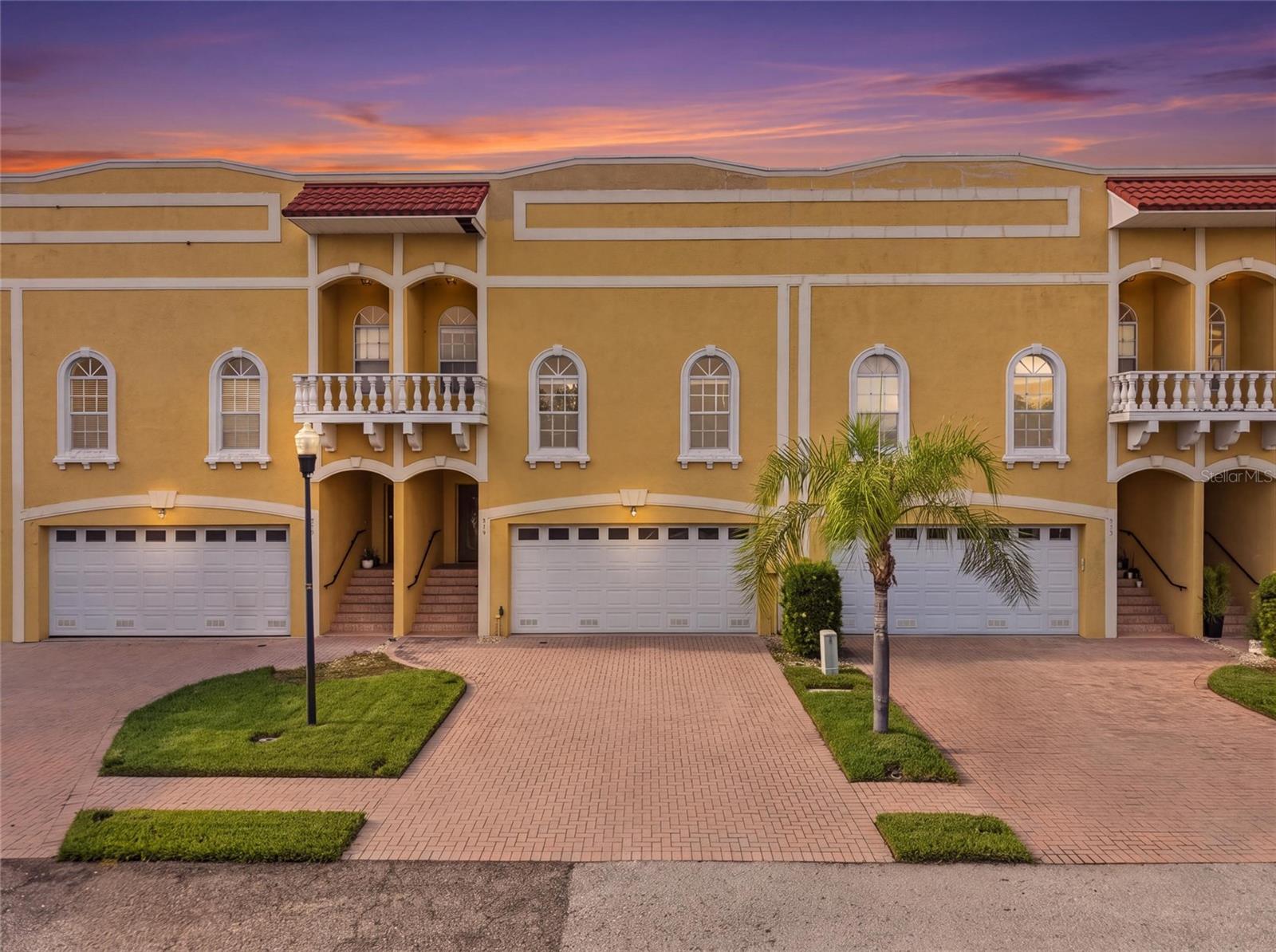 515 Villa Treviso CT photo 1