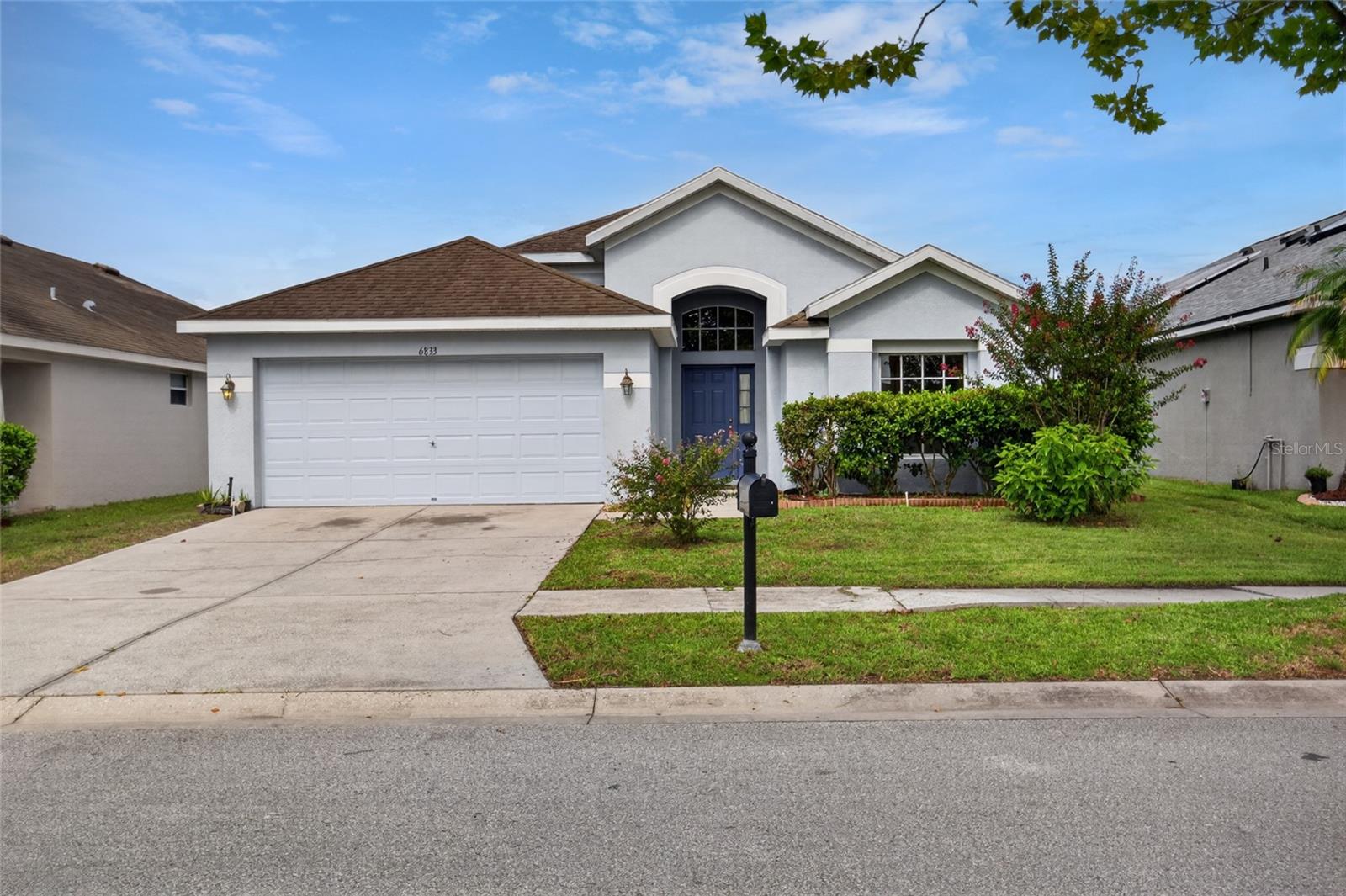6833 Runner Oak Dr photo 1