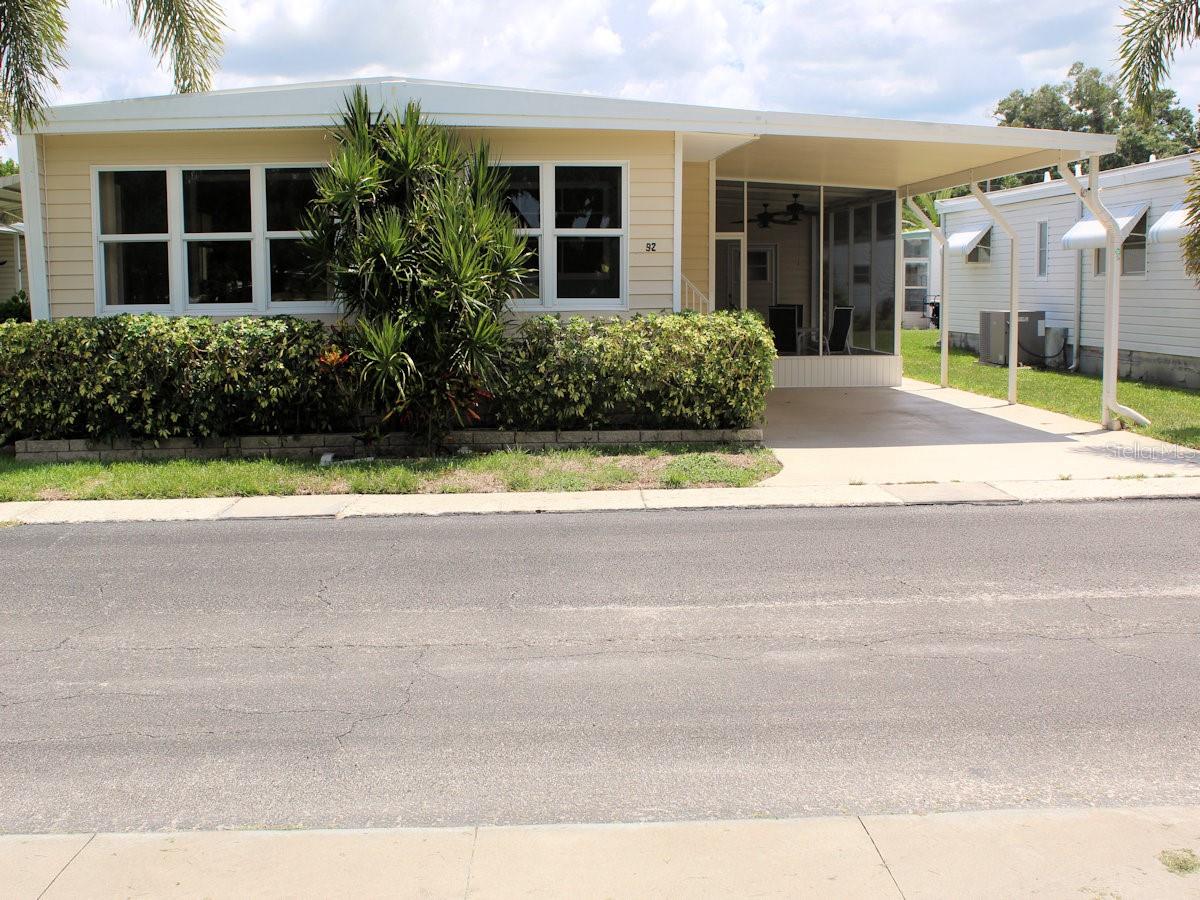 92 Thatch Palm St E photo 1