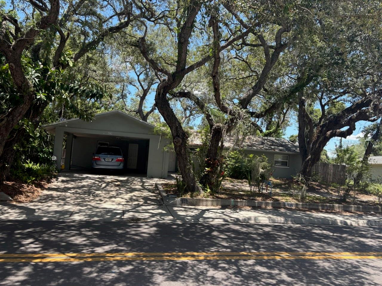 439 E Martin Luther King Jr Dr photo 1
