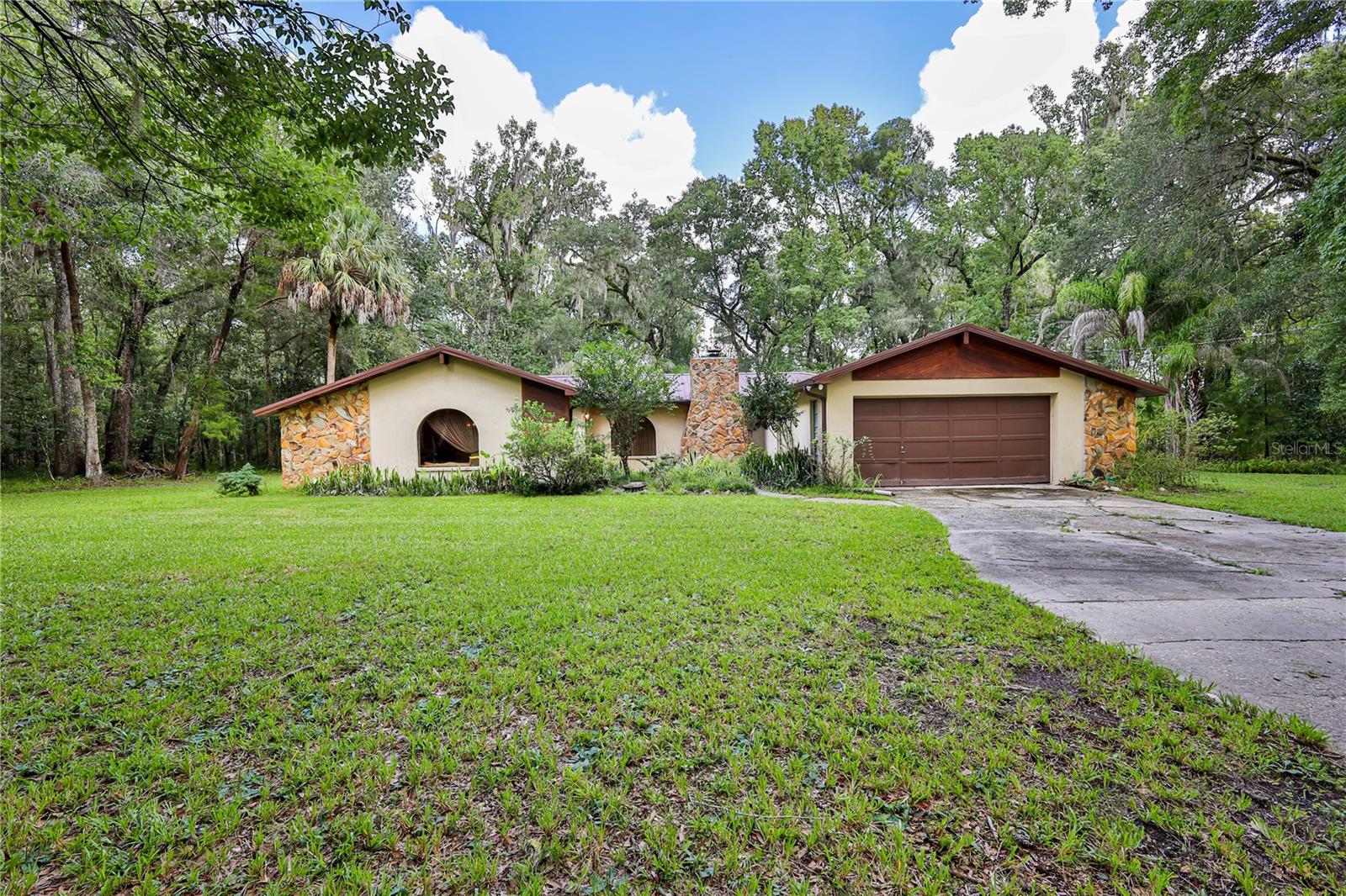 18255 Lake Lindsey Rd photo 1