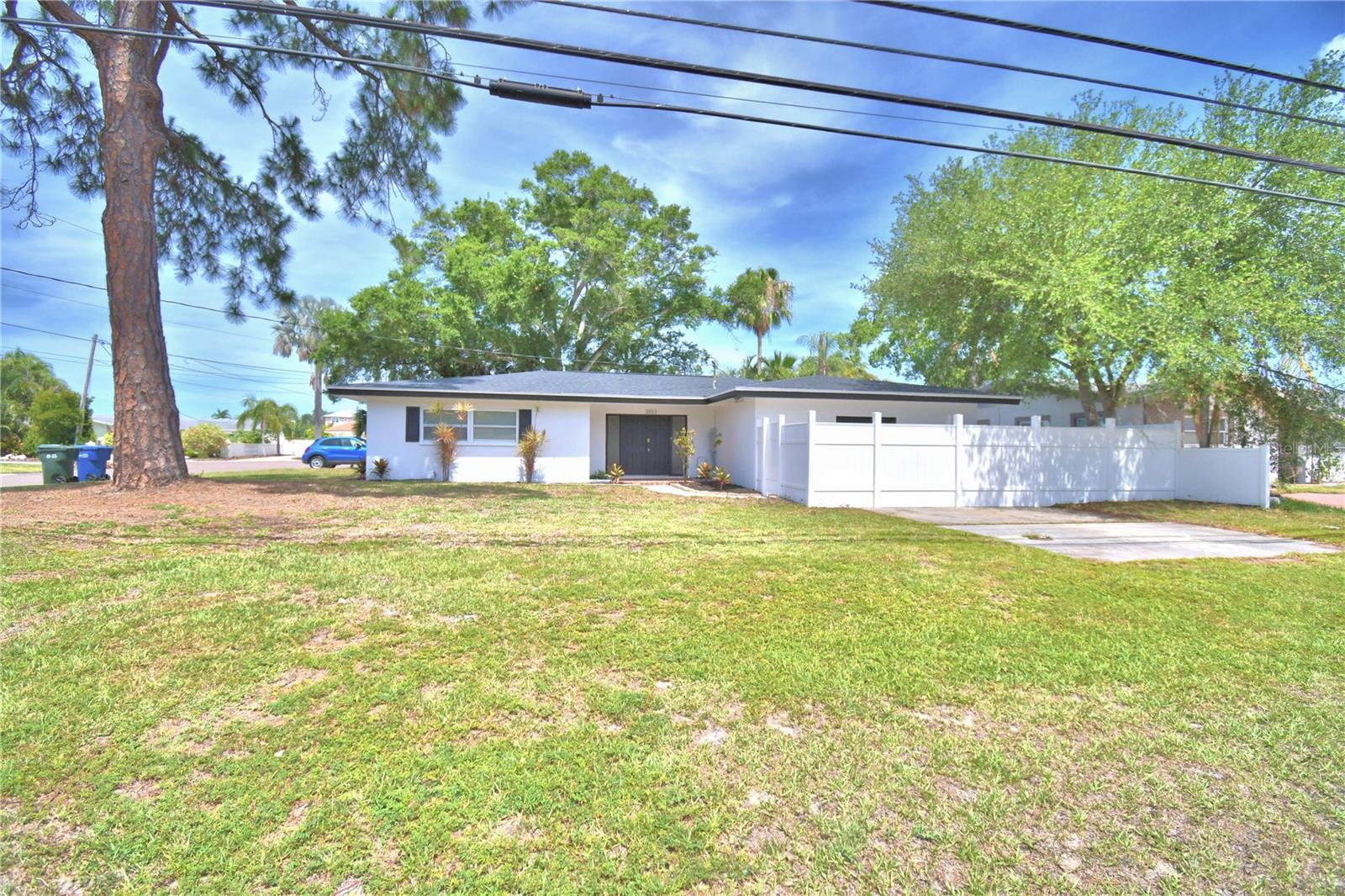 3553 Center Cir