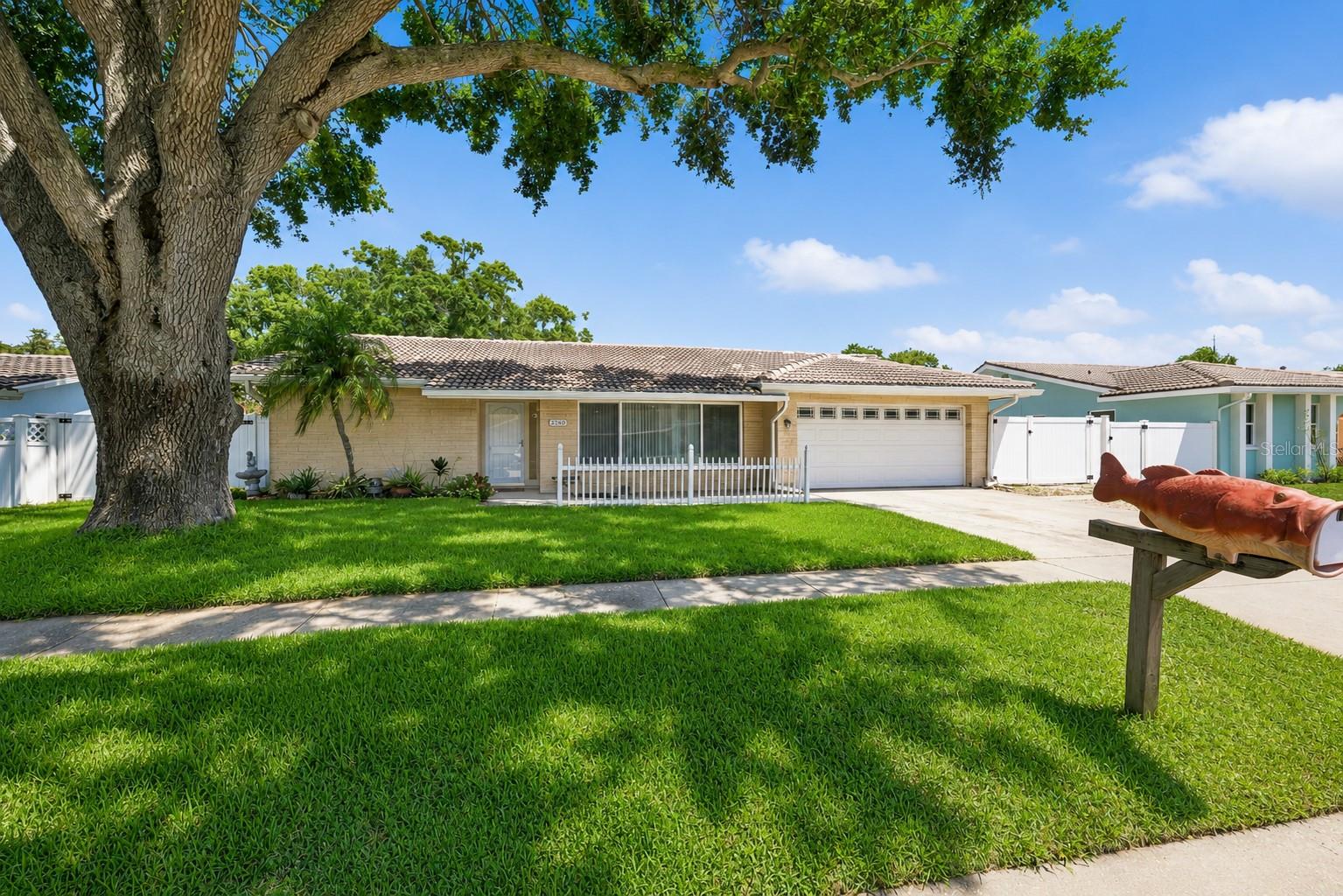 2069 Kingfisher Dr