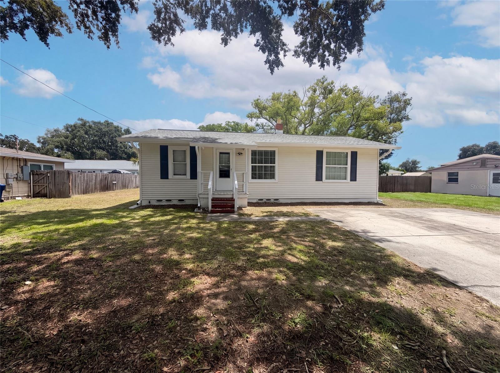 345 Acropolis Dr photo 1