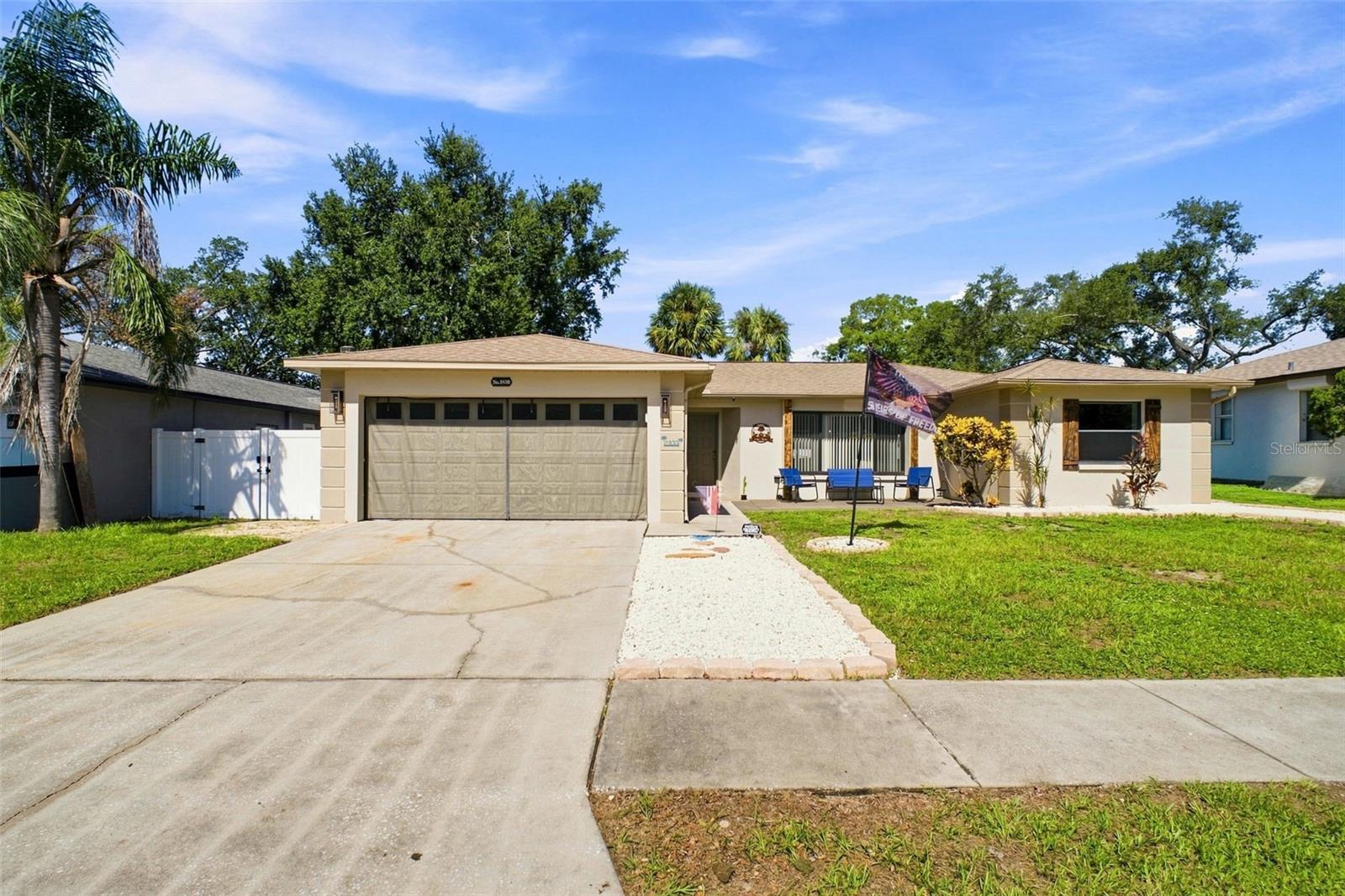 1830 Willow Oak Dr W photo 1