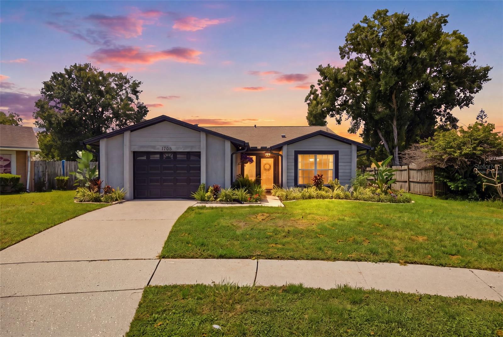1705 Cinnabar CT photo 1