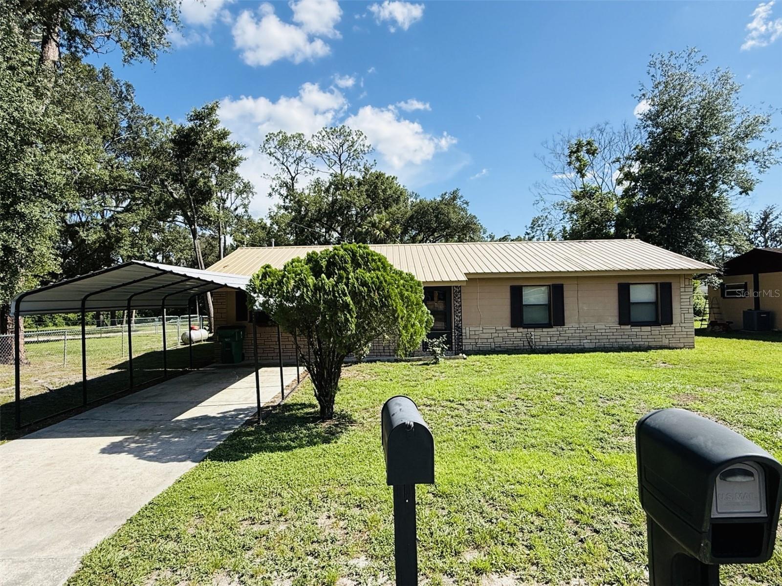 39048 Blue Jay Ave photo 1