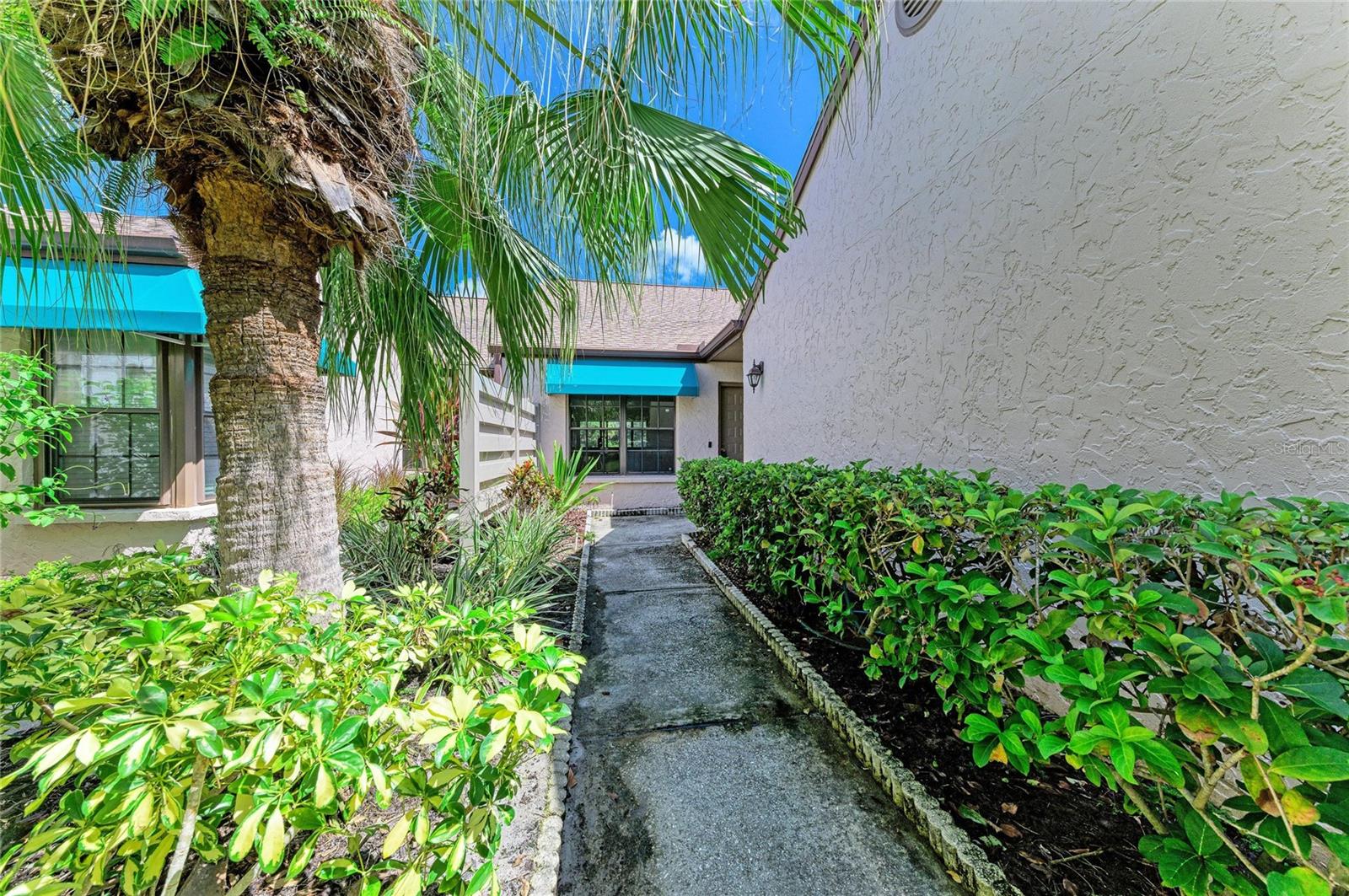 6085 Clubside Dr