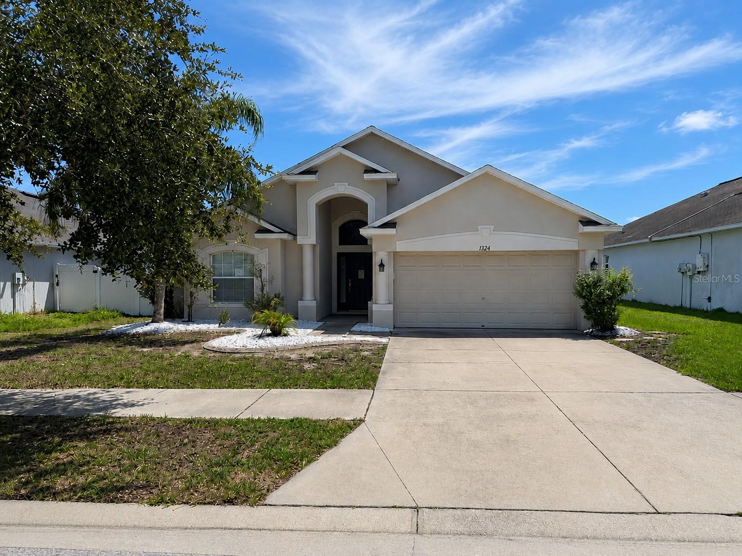 2242 Colville Chase Dr photo 1