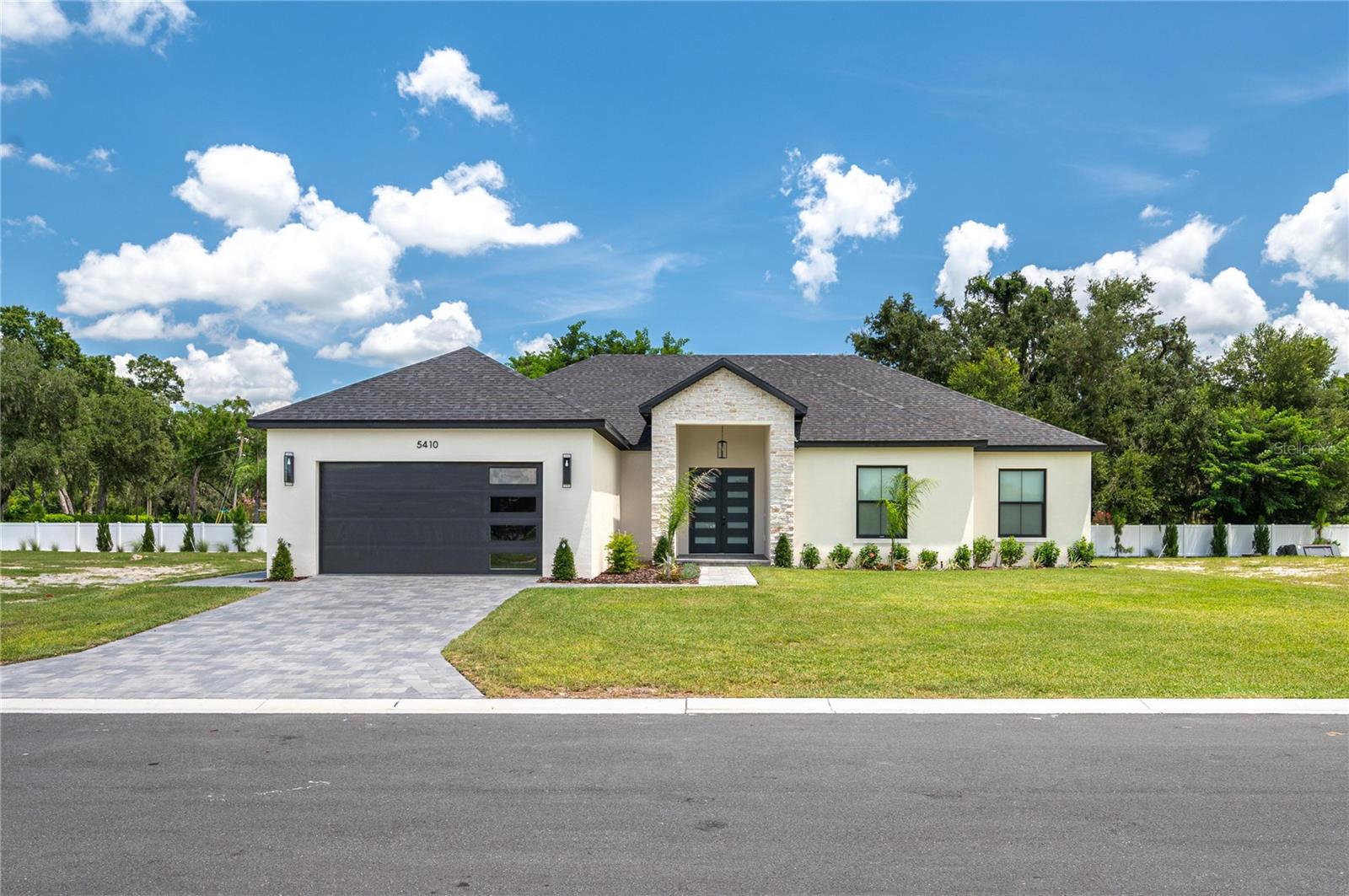 5410 Parker Estates Loop photo 1