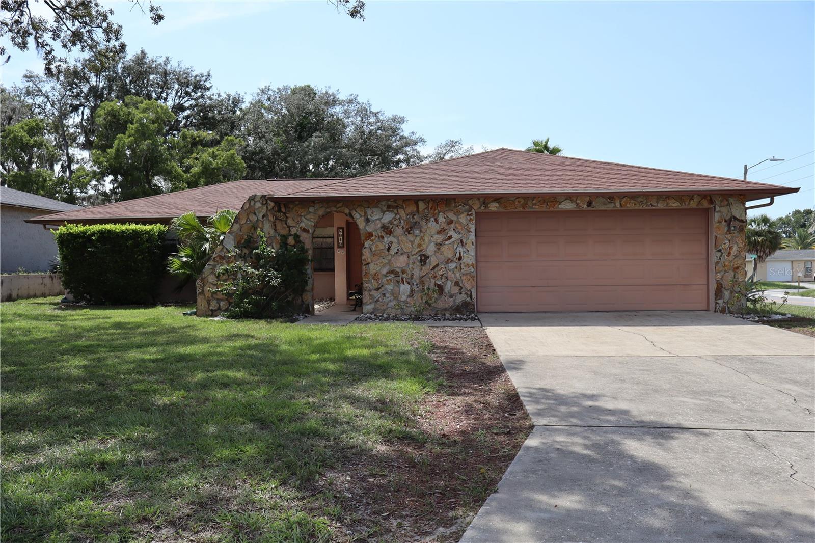 8949 Forest Lake Dr photo 1