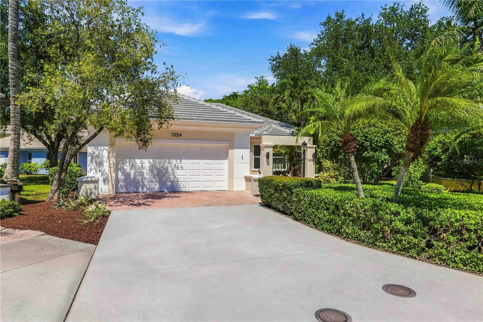 1354 Tearose Pl photo 1