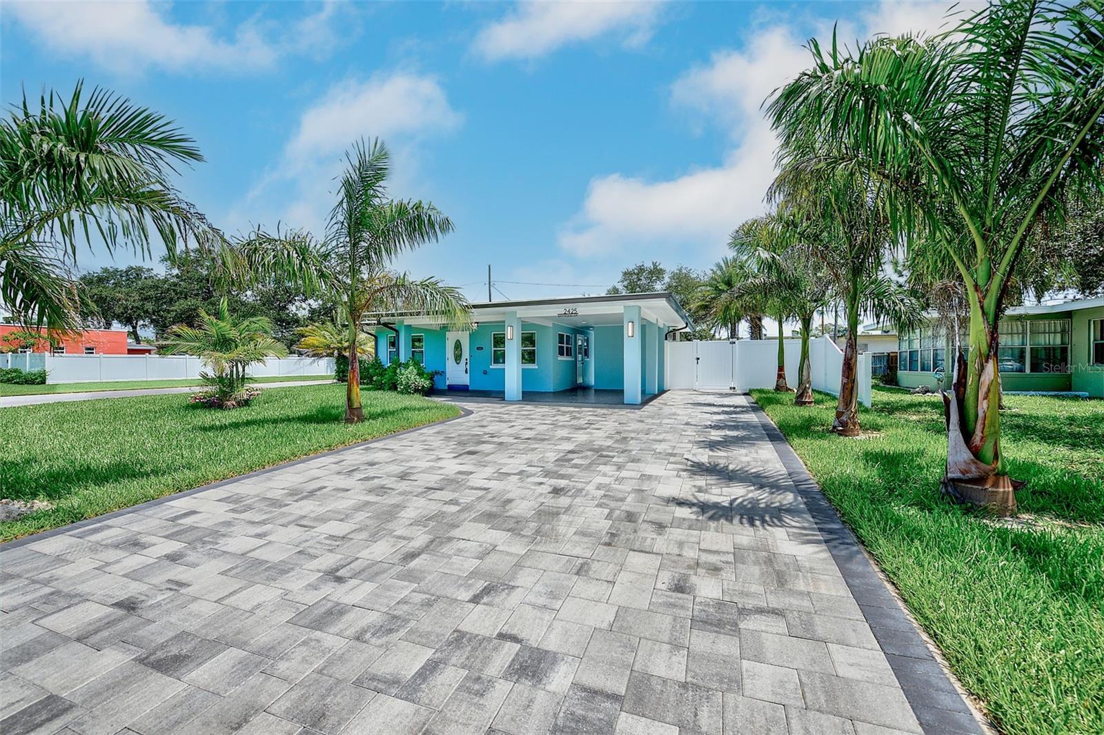 2425 Baywood Dr E