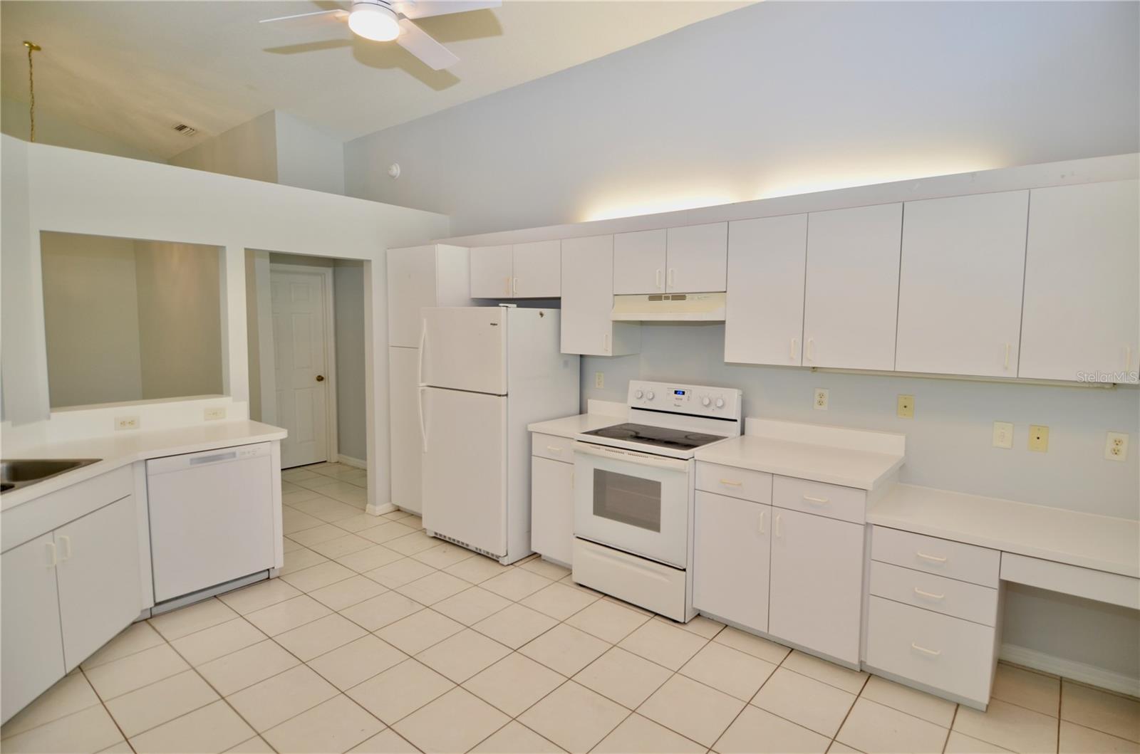 419 25th Dr E