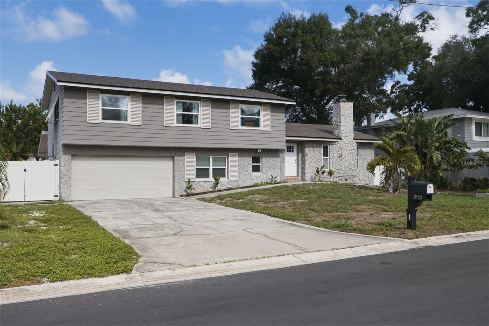 8580 139th Ln photo 1