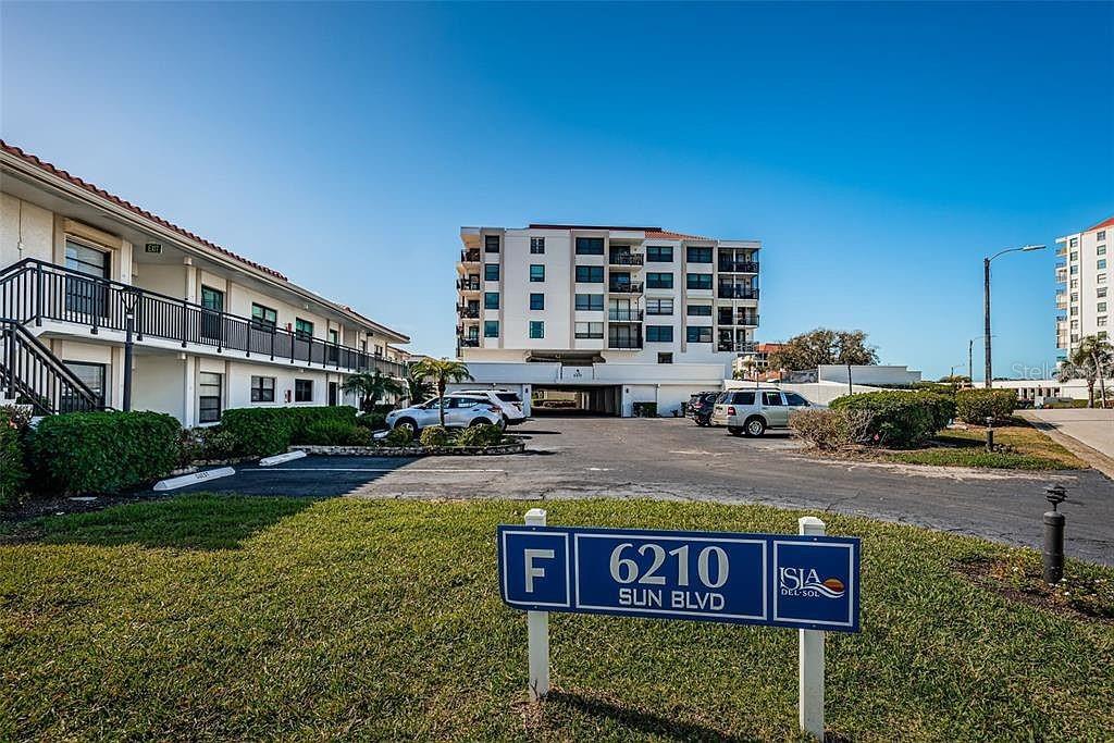 6210 Sun Blvd #202 photo 1