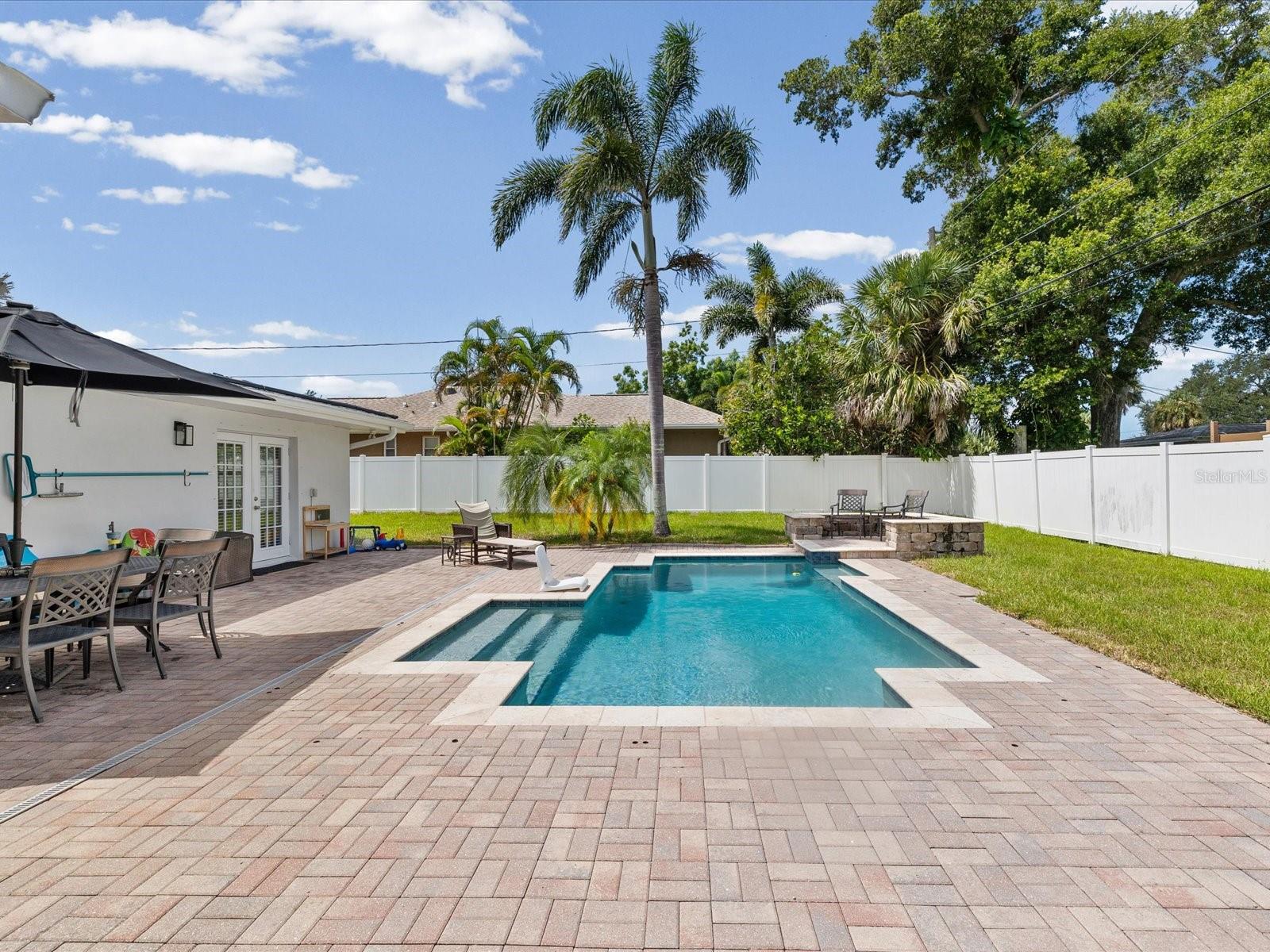 118 Live Oak Ln