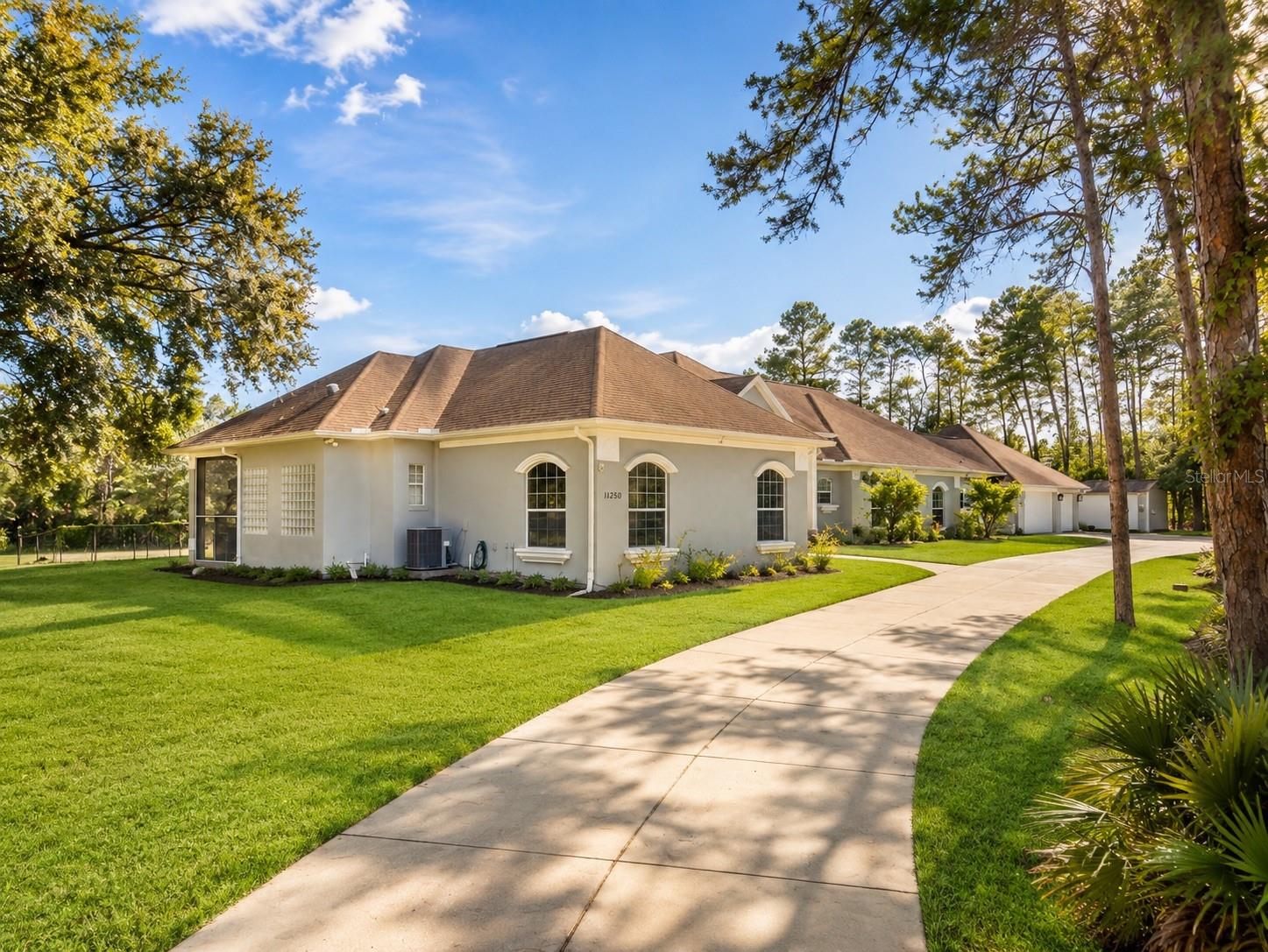 11200 Woodland Waters Blvd