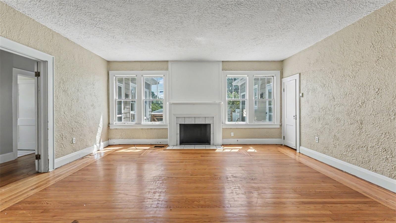 2406 Fairmount Ave