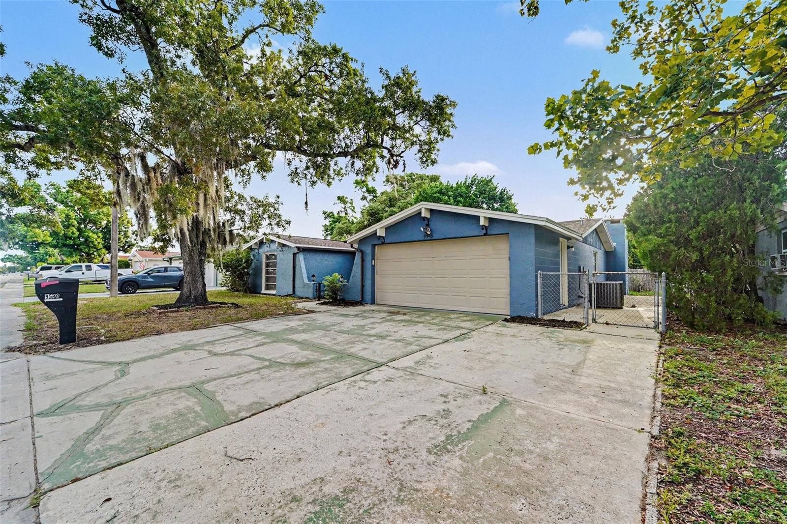 9540 Rainbow Ln