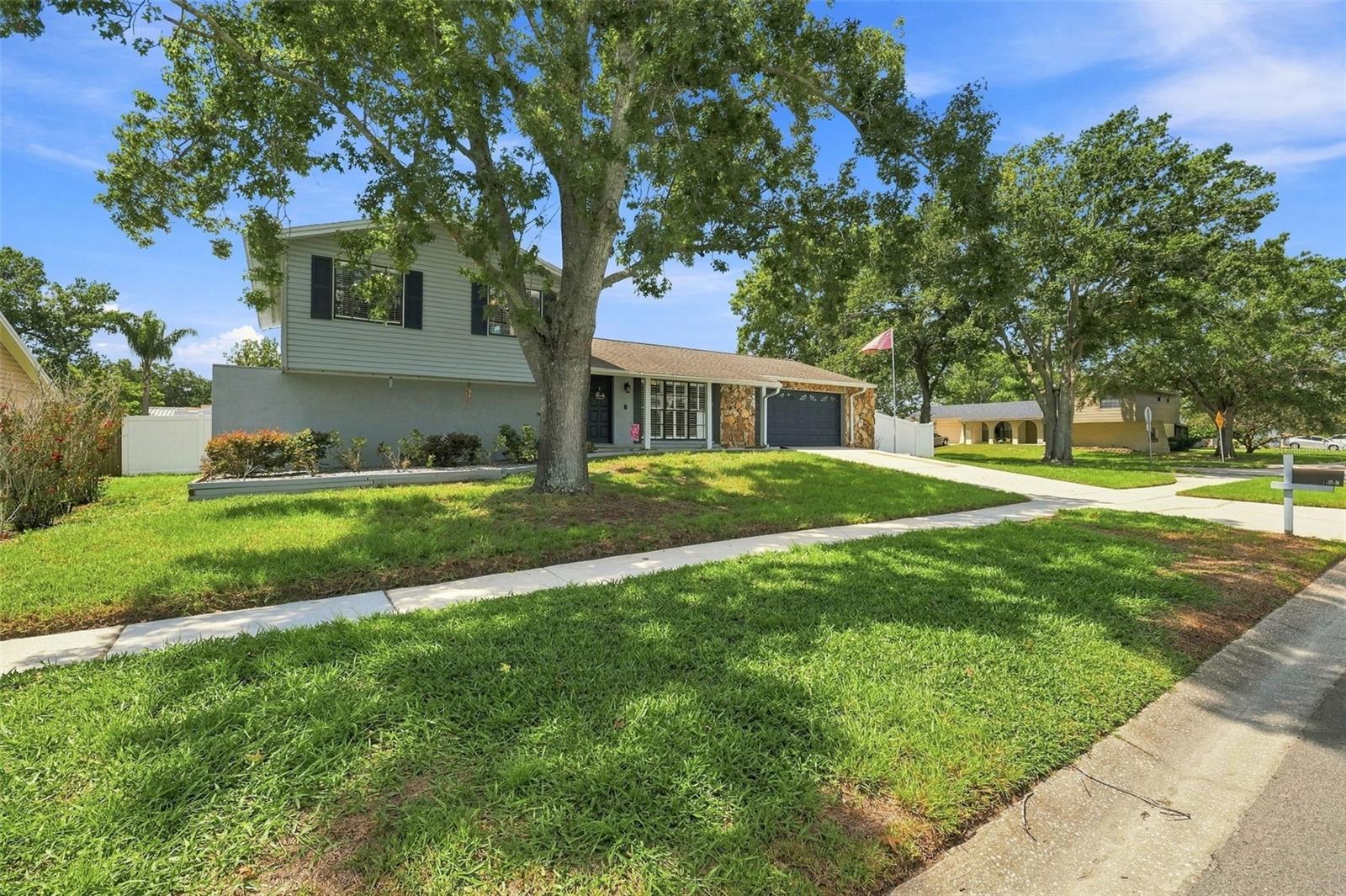 15868 Country Lake Dr