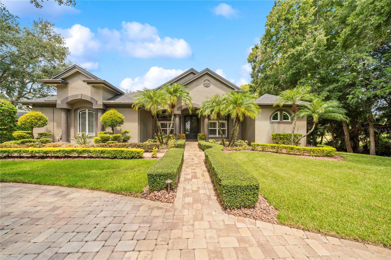 2805 Berwick Dr