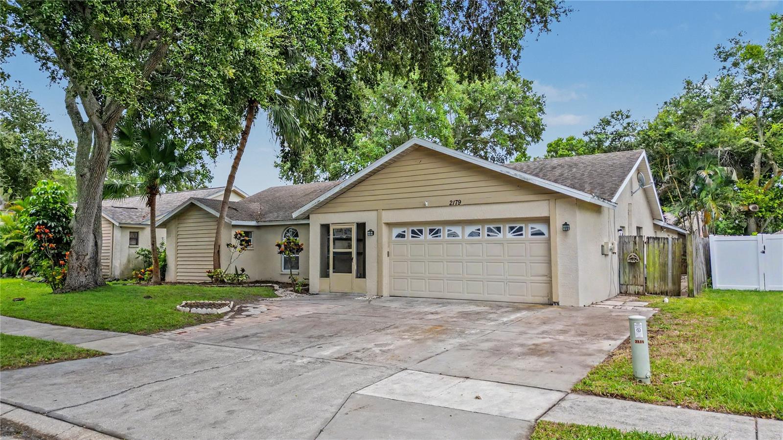 2179 Cypress Point Dr N photo 1