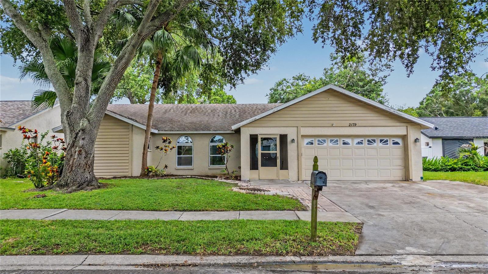 2179 Cypress Point Dr N