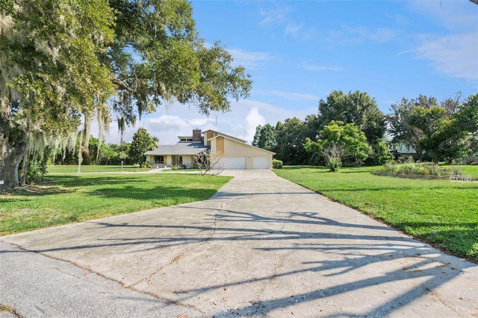 25 Lakewood Cswy photo 1